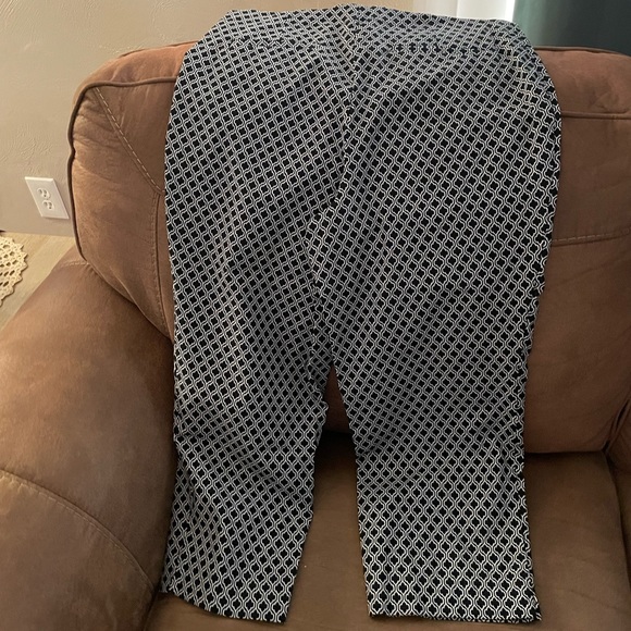 Capris - Picture 4 of 5